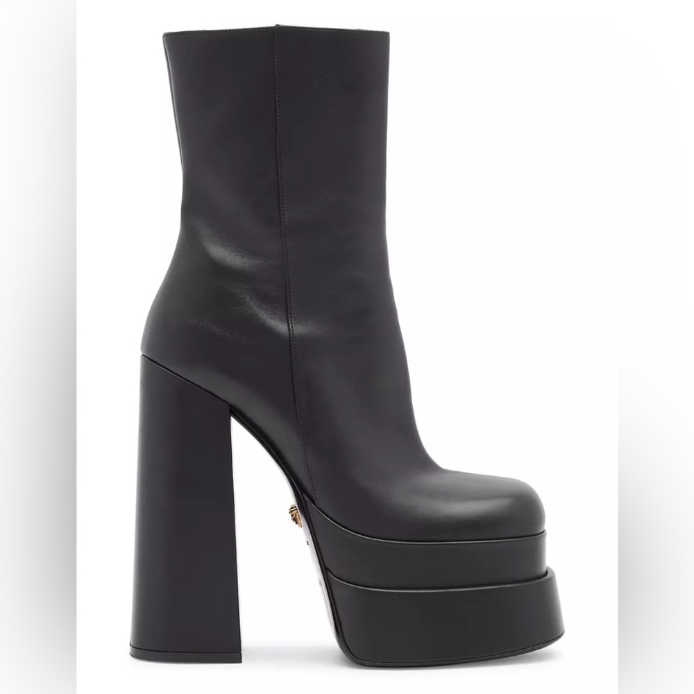 Brand new never been worn Versace Medusa Aevitas Leather Platform Booties size 7